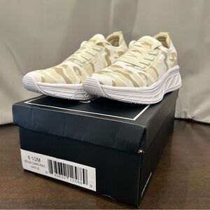 J/Slides Urban Sport NWB Hattie‎ Sneaker, Beige Camo Knit 6.5